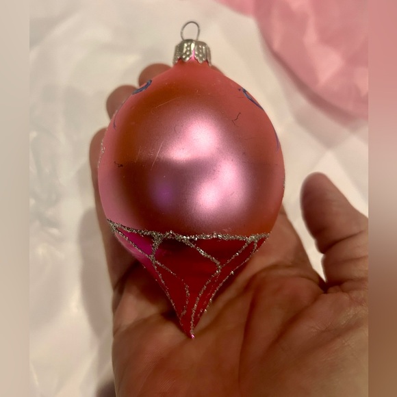 Vintage pink Christmas ornament with bell - Picture 2 of 6